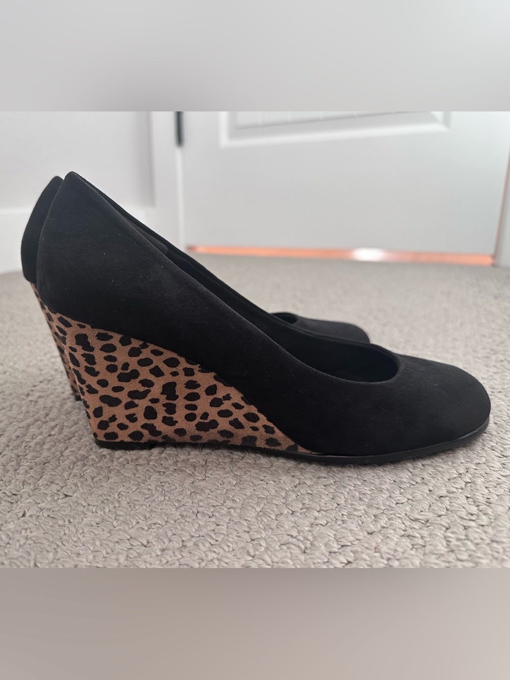 Aerosoles Black Leopard Wedge Pumps Size 9